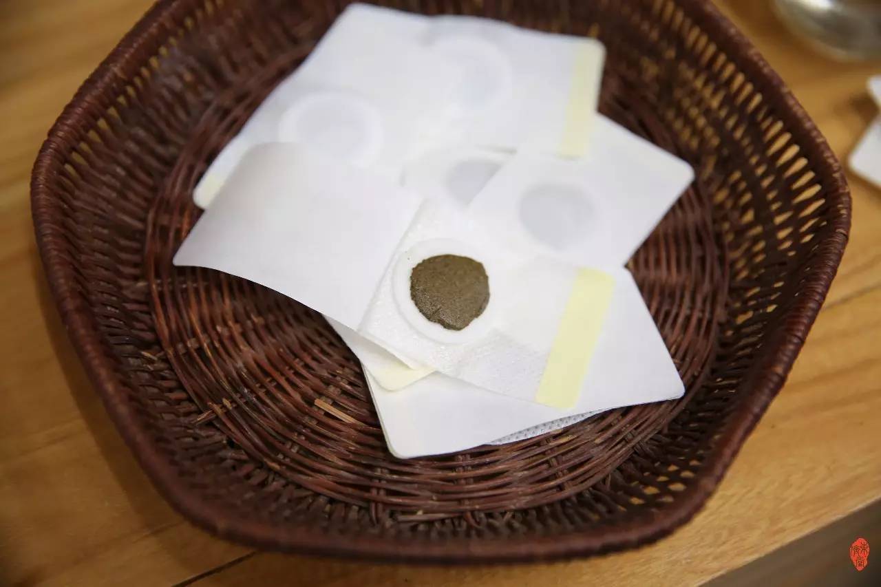 1、三伏貼怎么貼？多久貼一次？